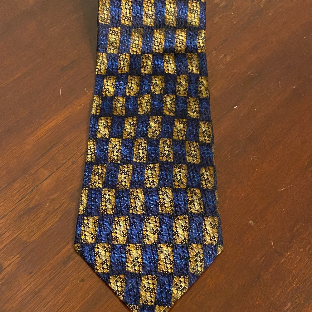 Chereskin blue gold design 100% silk tie